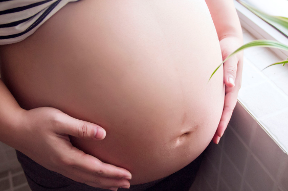 怀孕期间如何预防妊娠纹？妊娠纹产后多久会淡化？